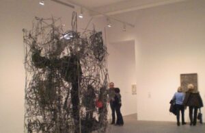 El alfabeto endurecido de León Ferrari y Mira Schendel llega al Museo Reina Sofía