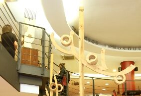 Arte y vino una exposición de María Carretero