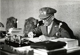 Cultura recibe una importante colección del teniente coronel Julio Mangada