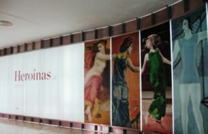 Últimos días para visitar «Heroínas» y preparando «Arquitecturas Pintadas»