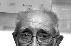 La ministra de Cultura entrega a José Luis Sampedro la Orden de las Artes y las Letras de España