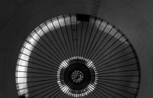 La deconstrucción de la imagen de Aitor Ortiz en la nueva exposición fotográfica de la Sala Canal