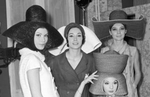 Nueve décadas de moda española en el Museo de Artes Decorativas