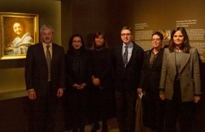 Tres empresas francesas colaboraron en la compra de Muchacha con paloma