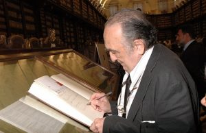 La Caja de las Letras recibe un legado de Sánchez Ferlosio