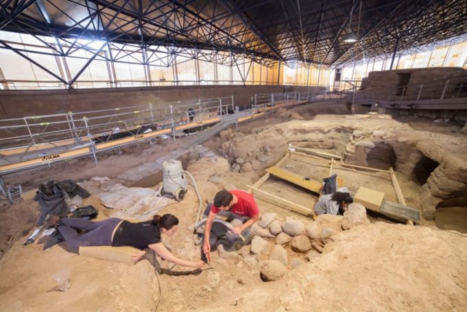 Conferencia en el Museo Arqueológico en torno a la Cueva Pintada Parque Arqueológico Cueva Pintada