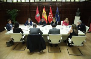 Madrid cierra los centros culturales, bibliotecas y teatros