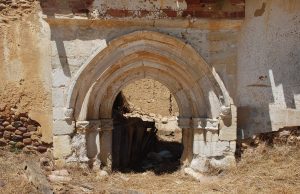 Otra joya del Románico entre la apatía y el expolio