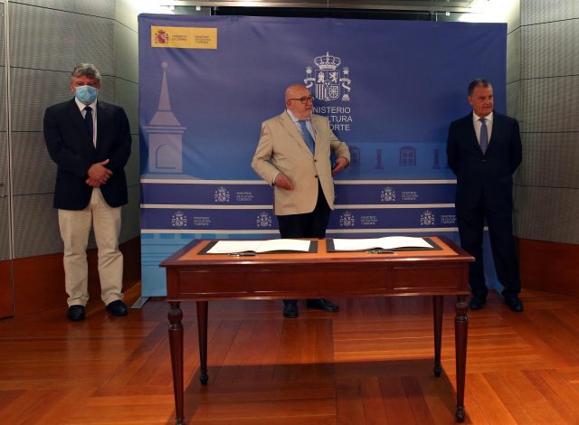 Foto firma CREA anticuarios