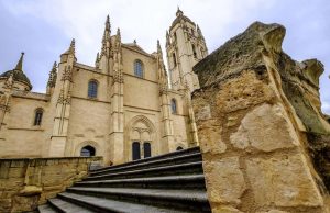 Culto y turismo de la mano en la Catedral de Segovia