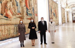 La Reina Letizia inaugura «Rafael en Palacio. Tapices para Felipe II»