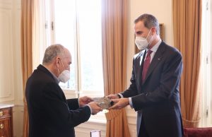 Los Reyes entregan el Premio Cervantes al poeta leridano Joan Margarit