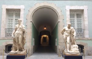 Flora Farnesio de la Real Academia BBAA pierde un brazo