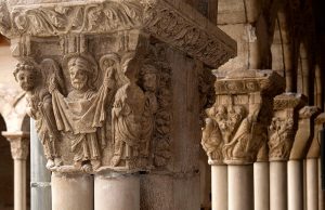 Estudio de la iconografía de seis excepcionales claustros románicos