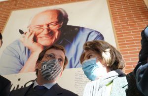 Almeida honra la memoria de Antonio Mingote