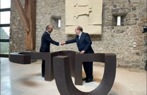 Cultura firma un protocolo de colaboración con la Fundación Chillida