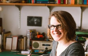 La autora de cómics Julie Doucet, en el Museo Reina Sofía