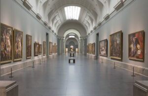 La Galería Central del Museo del Prado cambia de color