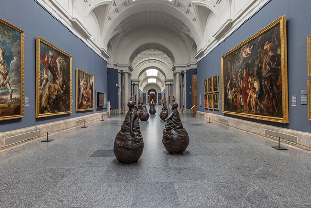 Las esculturas de Juan Muñoz, espectadoras en el Museo del Prado