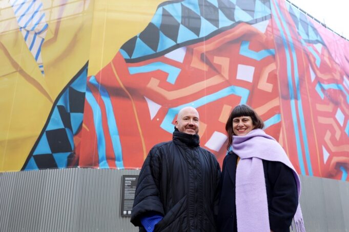 Andrea Canepa viste el Palacio de Cristal con Fardo