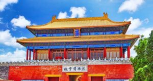 De la piedra milenaria al cristal futurista, esencia de China eterna