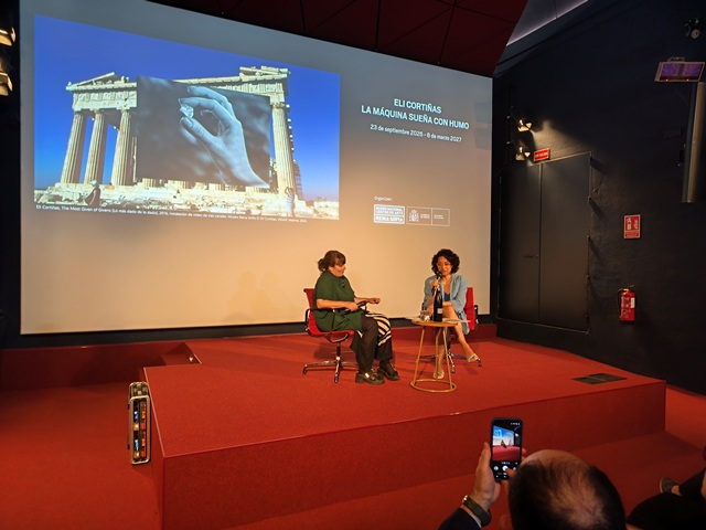 Presentación de la exposición y charla entre Eli Cortiñas y Amanda de la Garza, Subdirectora del Museo Reina Sofía. Foto LOGOPRESS